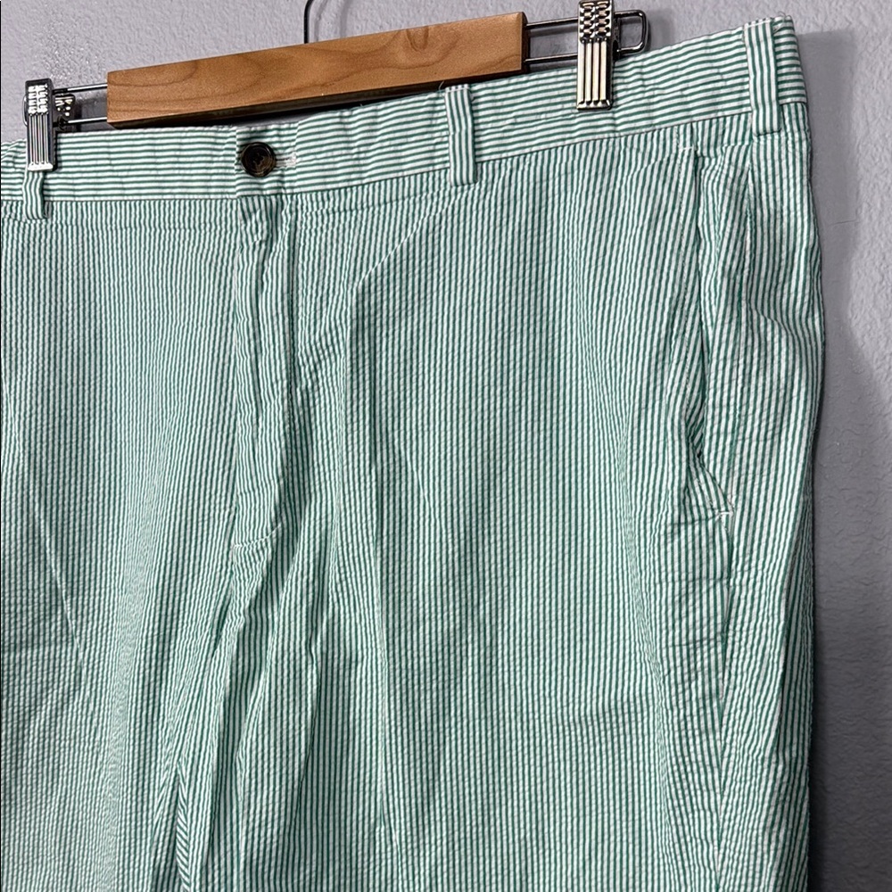 Brooks Brothers 346 Seersuckers Green Striped Shorts‎